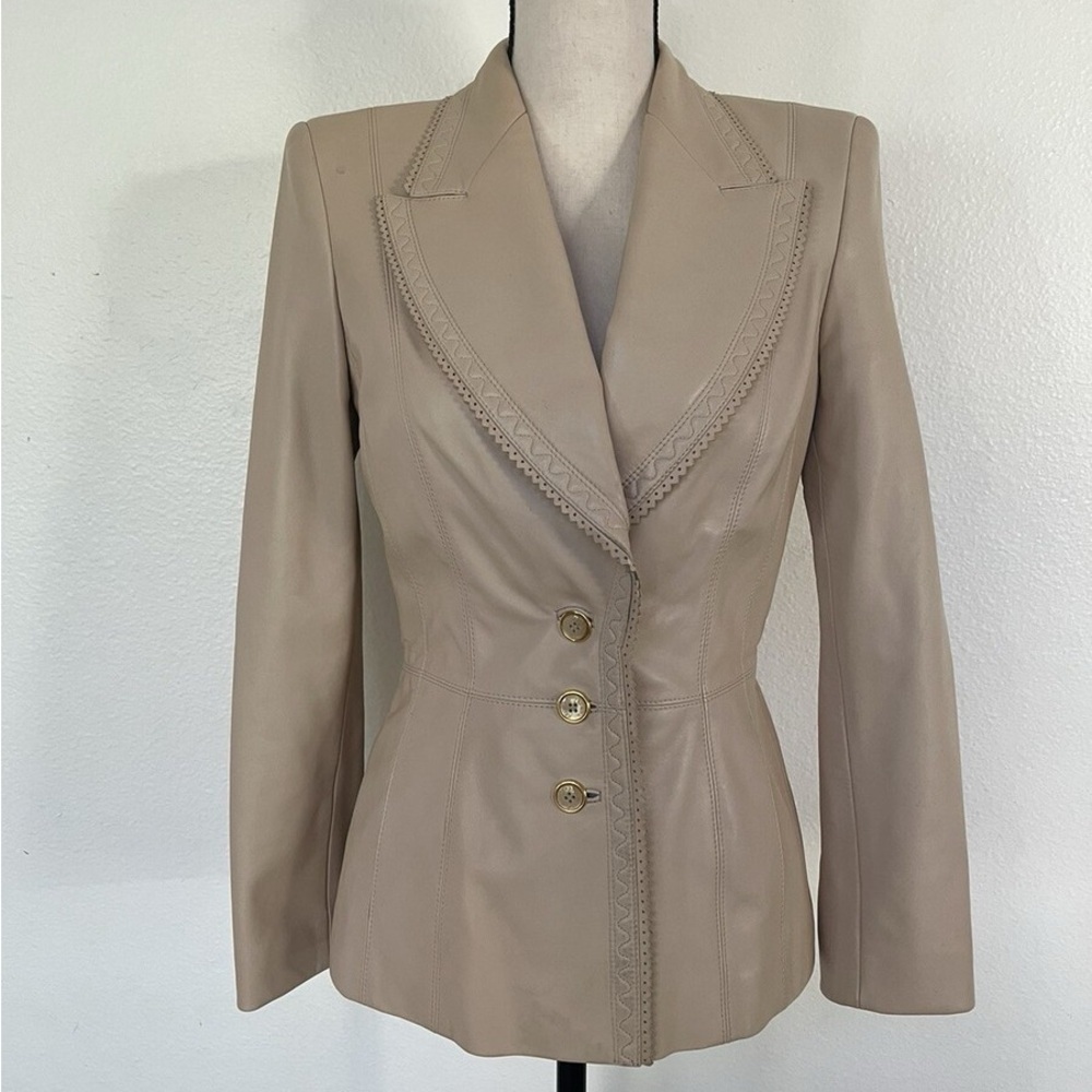 NWT $2835 Escada Cream 100% Nappa Lamb Leather Blazer Jacket Scalloped Collar